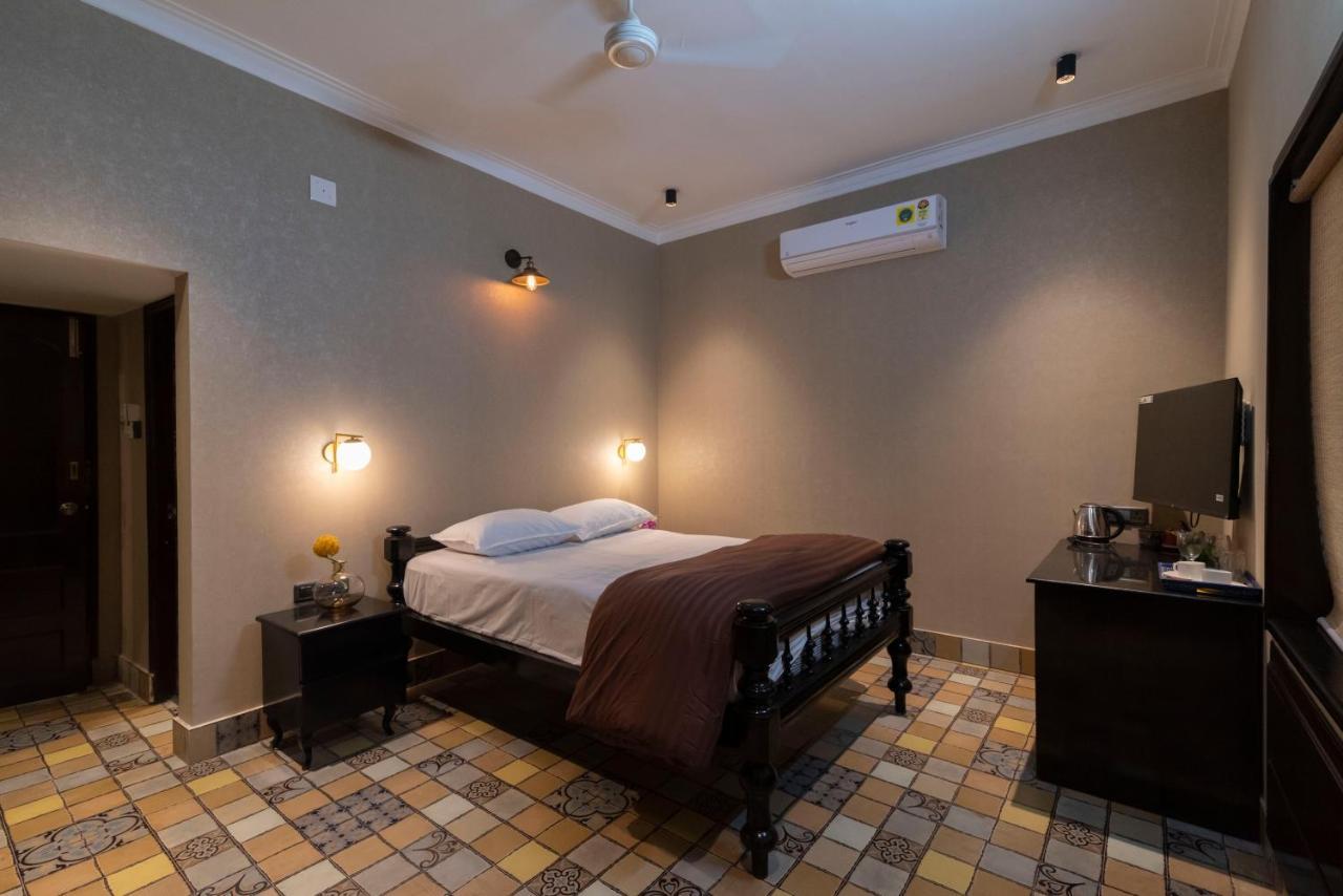 J'S Nest Hotel Calcutta Eksteriør billede